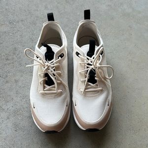 Nike Women’s Air Max DIA